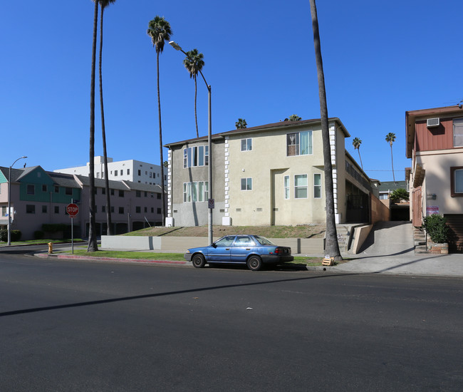 3801 W 4th St in Los Angeles, CA - Building Photo - Building Photo