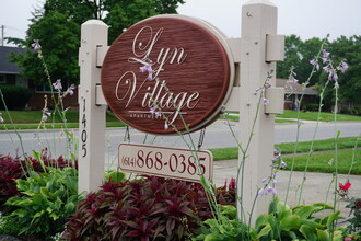 Lyn Village in Reynoldsburg, OH - Foto de edificio - Building Photo