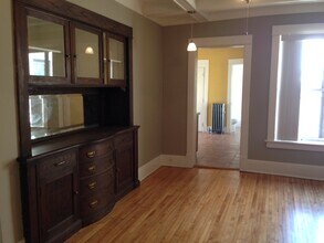 2716 Hennepin Ave in Minneapolis, MN - Building Photo - Building Photo