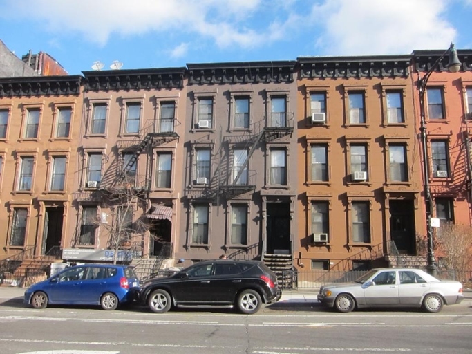 445 9th St in Brooklyn, NY - Building Photo