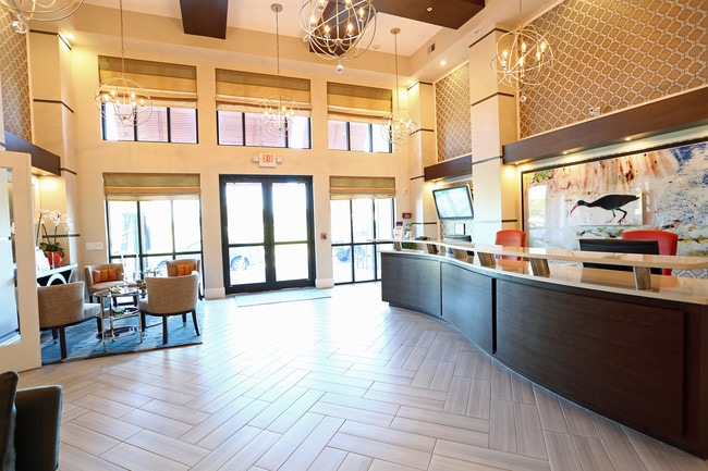 Lantower Westshore in Tampa, FL - Foto de edificio - Interior Photo