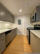 40 Malvern St, Unit 505 in Boston, MA - Building Photo - Building Photo