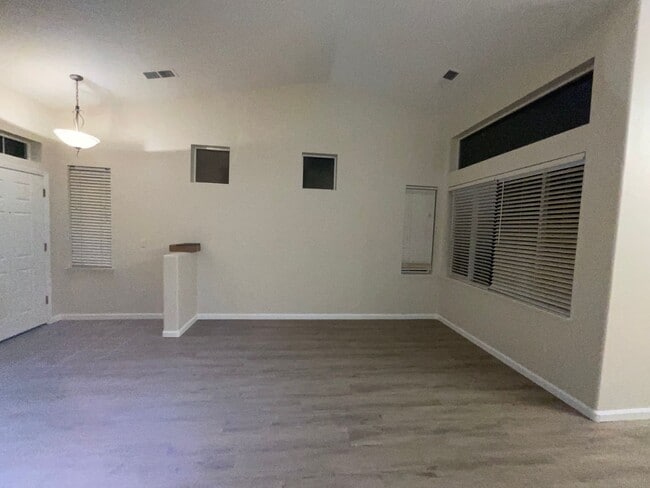 285 Fallen Leaf Ln in Fernley, NV - Building Photo - Building Photo