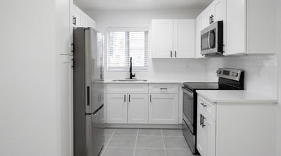 Brisa Apartment Homes in Sunrise, FL - Building Photo - Building Photo