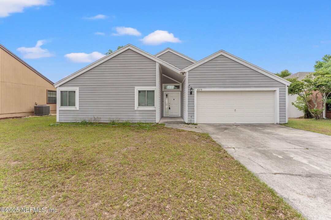 8379 Chason Rd W in Jacksonville, FL - Building Photo