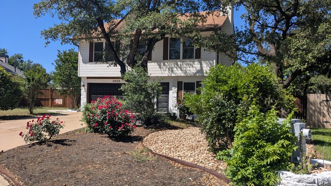 property at 2906 Sabinal Trail