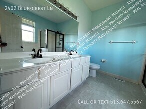 2402 Bluffcrest Ln in Cincinnati, OH - Building Photo - Building Photo