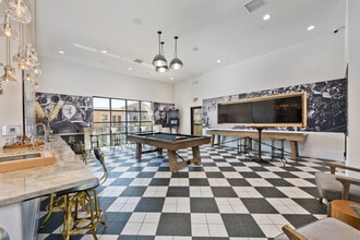 VASARI AT VENTANA in Fontana, CA - Foto de edificio - Interior Photo