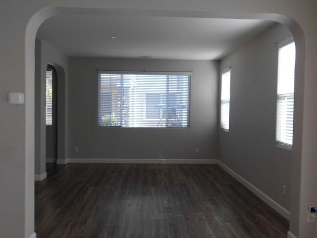 207 Coulter Way in Vacaville, CA - Building Photo - Building Photo