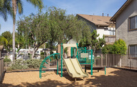 Canyon Run Apartments in El Cajon, CA - Foto de edificio - Building Photo