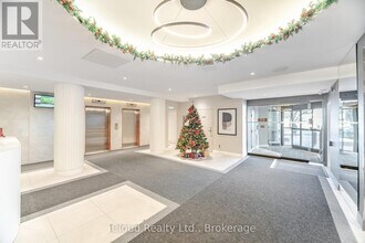 550 Webb Dr in Mississauga, ON - Building Photo - Building Photo