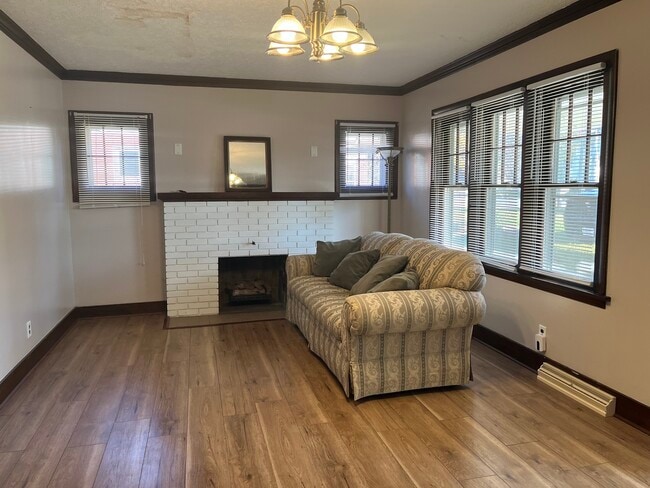 112 Chicago Rd in Oswego, IL - Building Photo - Building Photo