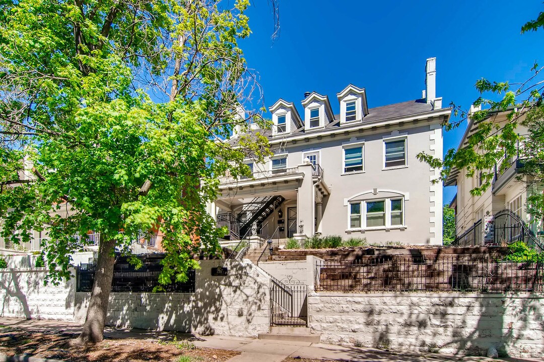736 Ogden St in Denver, CO - Foto de edificio