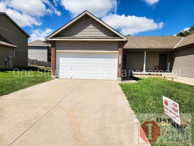 property at 1916 S Arrowhead Ct