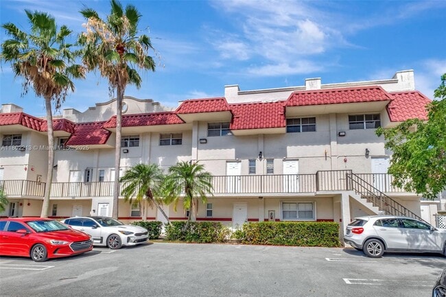 6705 N Kendall Dr in Pinecrest, FL - Building Photo - Building Photo
