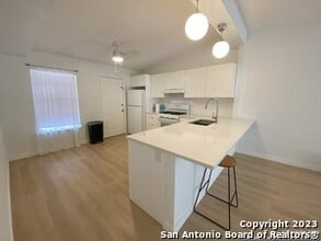 634 Karen Ln in San Antonio, TX - Building Photo - Building Photo