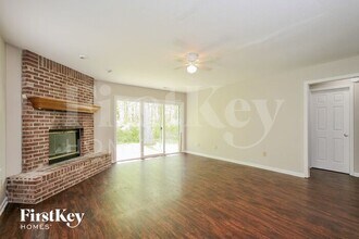 11145 Clearspring Way in Indianapolis, IN - Foto de edificio - Building Photo