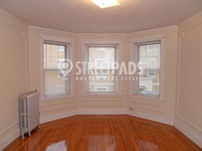 92 Maple St in Malden, MA - Building Photo