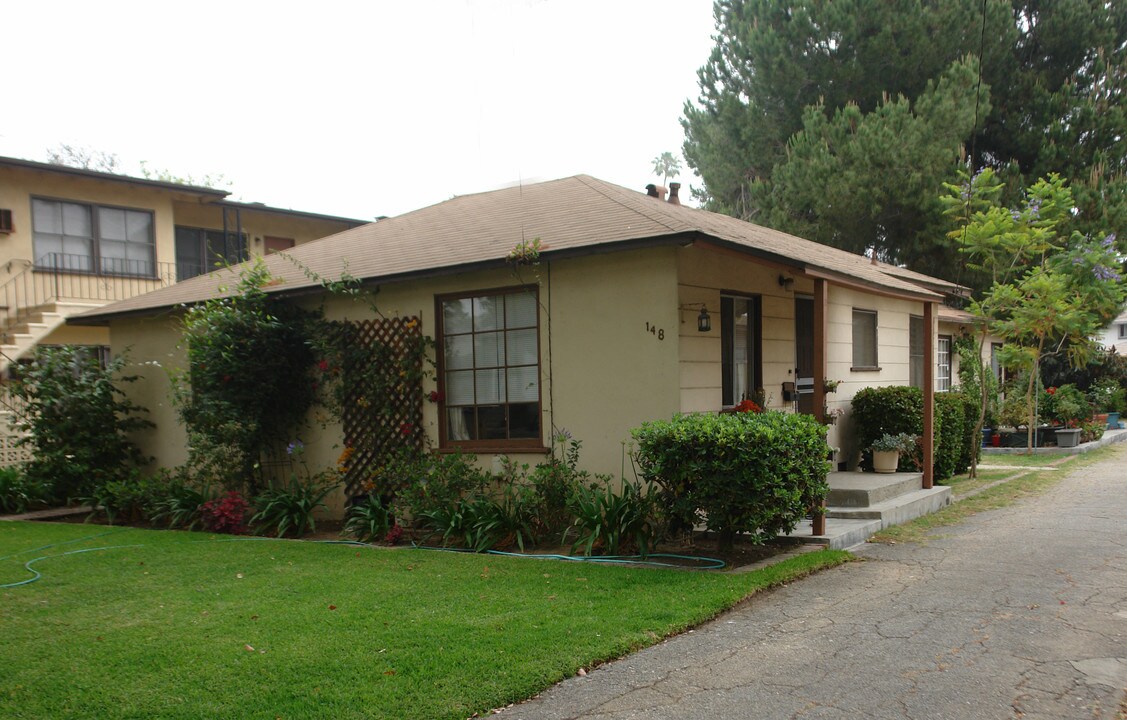 148 Sierra Bonita Ave in Pasadena, CA - Foto de edificio