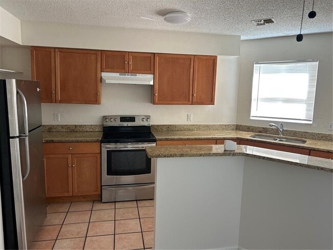 3656 Meriden Ave in Oldsmar, FL - Foto de edificio - Building Photo