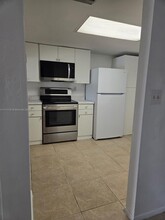 321 SW 113th Way in Pembroke Pines, FL - Building Photo - Building Photo