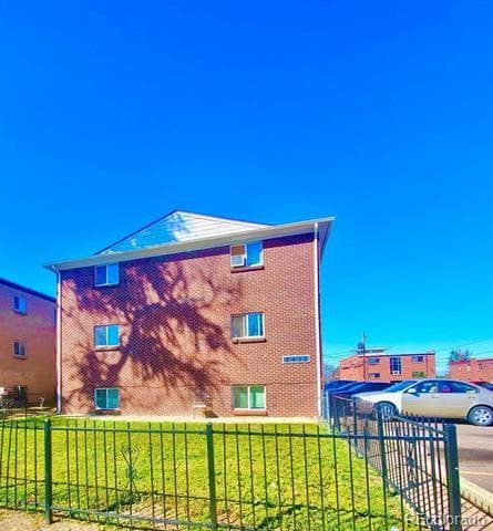 property at 1437 N Moline St