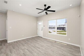 16 Primrose Dr in Weslaco, TX - Building Photo - Building Photo