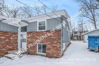 2417 Edgewood Ave SE in Grand Rapids, MI - Building Photo - Building Photo