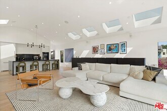 627 Sunset Ave in Los Angeles, CA - Building Photo - Building Photo