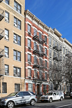 335 W 21st St in New York, NY - Building Photo - Building Photo