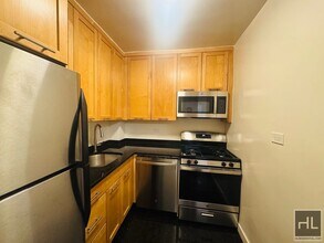 East 79th Street in New York, NY - Foto de edificio - Building Photo