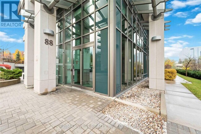 88-2688 Grangeway Ave in Toronto, ON - Building Photo - Building Photo