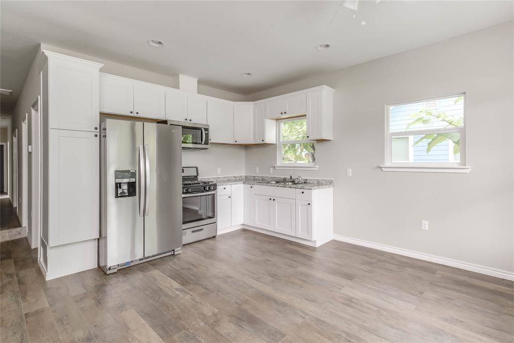 412 Booth St in Taylor, TX - Building Photo