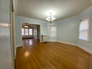 4843 W George St-Unit -1 in Chicago, IL - Building Photo - Building Photo