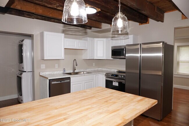 648 Malta Ave in Ballston Spa, NY - Building Photo - Building Photo