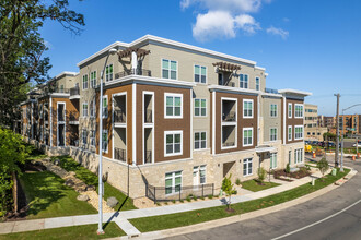 The Whitney Reserve in Madison, WI - Foto de edificio - Building Photo