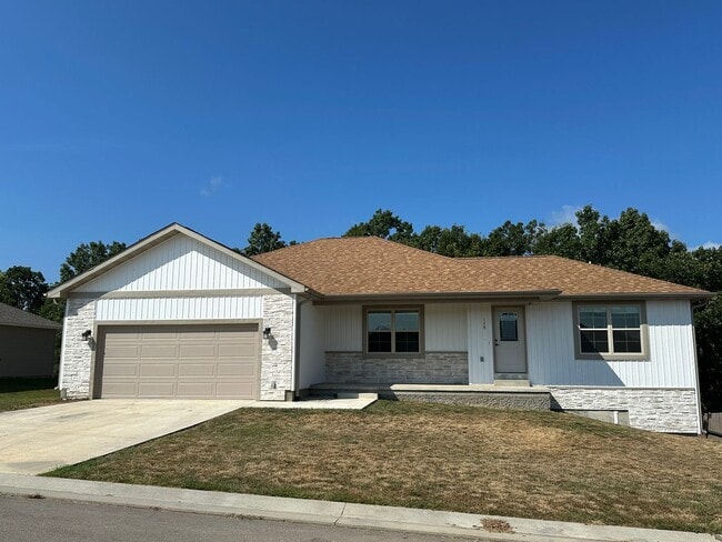 property at 128 La Vista Dr