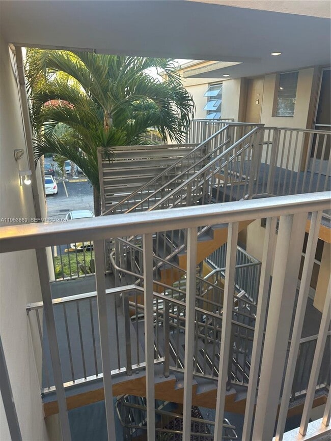 9175 SW 77th Ave in Miami, FL - Building Photo - Building Photo