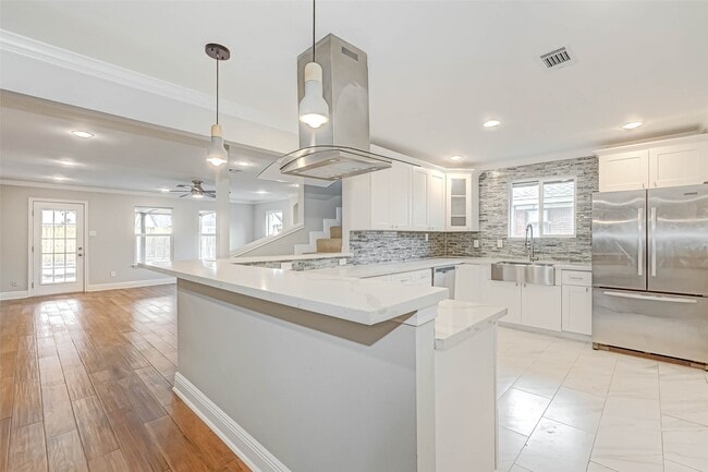 property at 5611 Nina Lee Ln