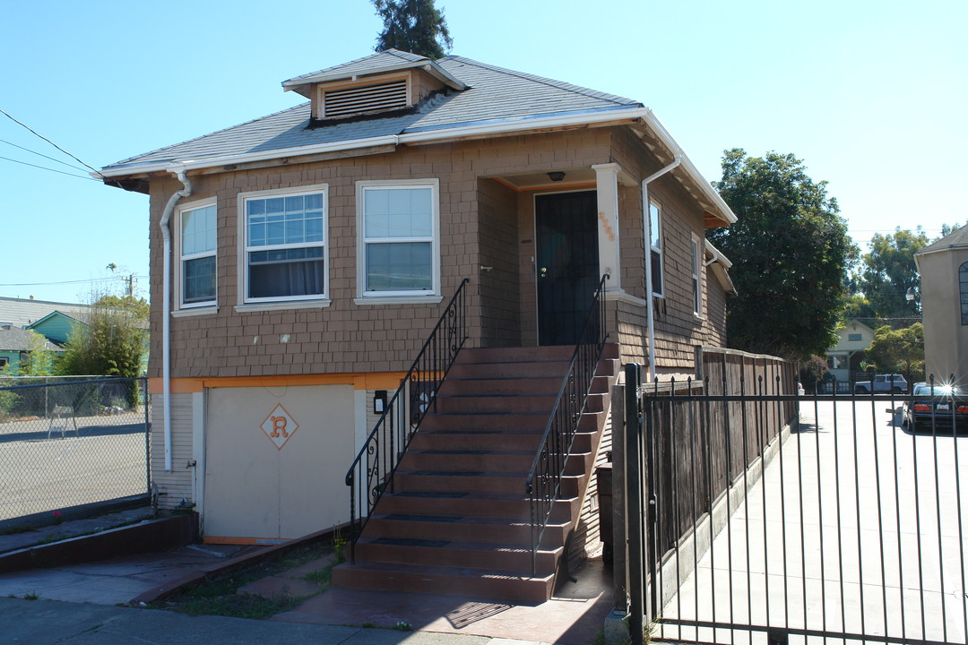 3762 Ruby St in Oakland, CA - Building Photo