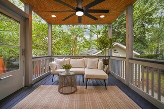 615 Sycamore Dr in Decatur, GA - Building Photo - Building Photo