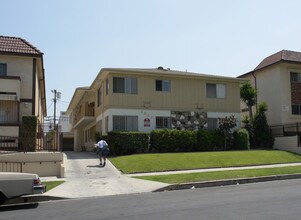 4922 Rosewood Ave in Los Angeles, CA - Building Photo - Building Photo