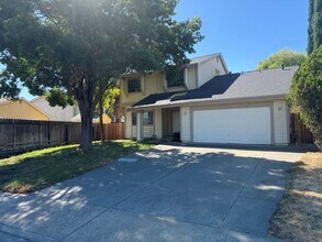 306 Dublin Way in Vacaville, CA - Foto de edificio - Building Photo