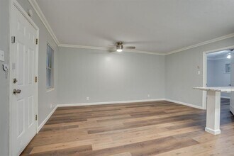 601 W College St-Unit -1 in Grapevine, TX - Building Photo - Building Photo