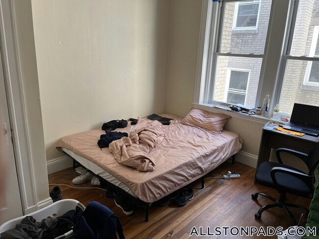 1193 Commonwealth Ave in Boston, MA - Building Photo - Building Photo