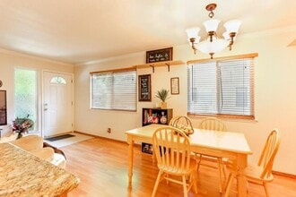 5137 Connecticut Dr in Sacramento, CA - Building Photo - Building Photo