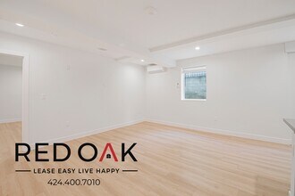 6738 Independence Ave in Los Angeles, CA - Building Photo - Building Photo