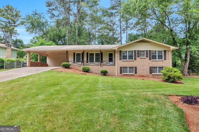 property at 759 Glen Cir SW