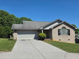 1012 Willow Creek Cir in Maryville, TN - Building Photo