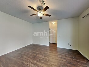 716 Grand Canyon Dr in Valrico, FL - Building Photo - Building Photo
